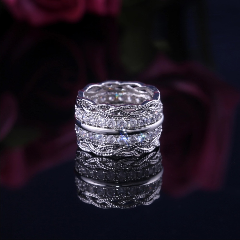 New  Luxury 925 Sterling Silver Diamonds Ring - Picture 4 of 6